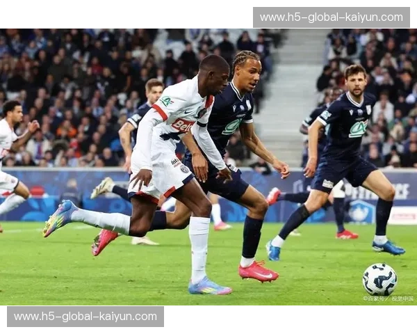 足球盛宴：昂热与巴黎圣日耳曼的绿茵对决，激情与荣耀的碰撞